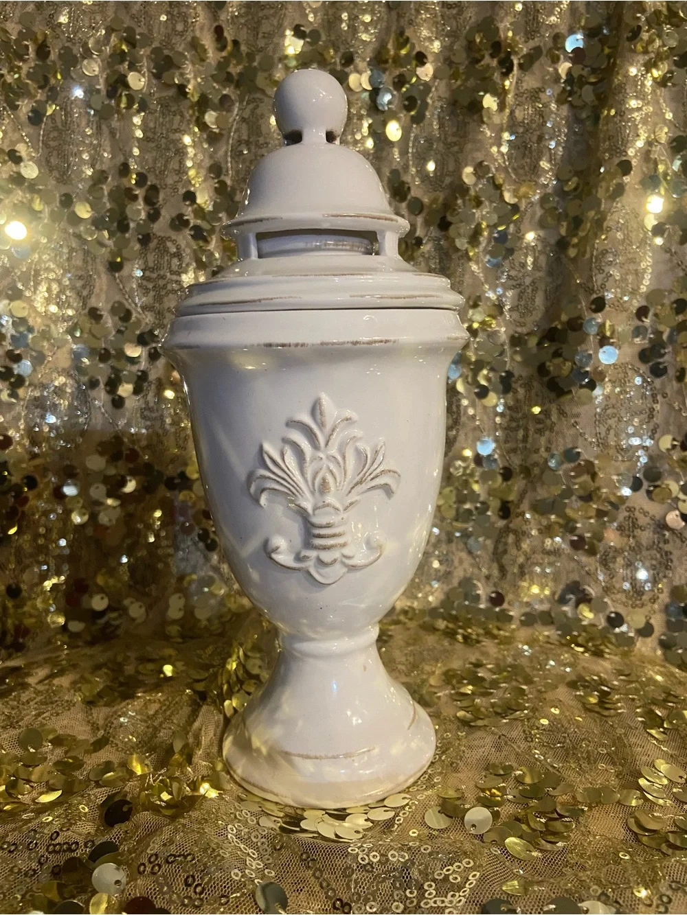Greenleaf  Fleur De Lis Aroma Decor Diffuser With White Finish  EUC